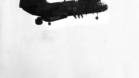 Ett minne blott? En av marinens helikoptrar och torped- och robotbärgningsfartyget HMS Pingvinen spanar efter främmande U-båtar 1982. Foto: Scanpix