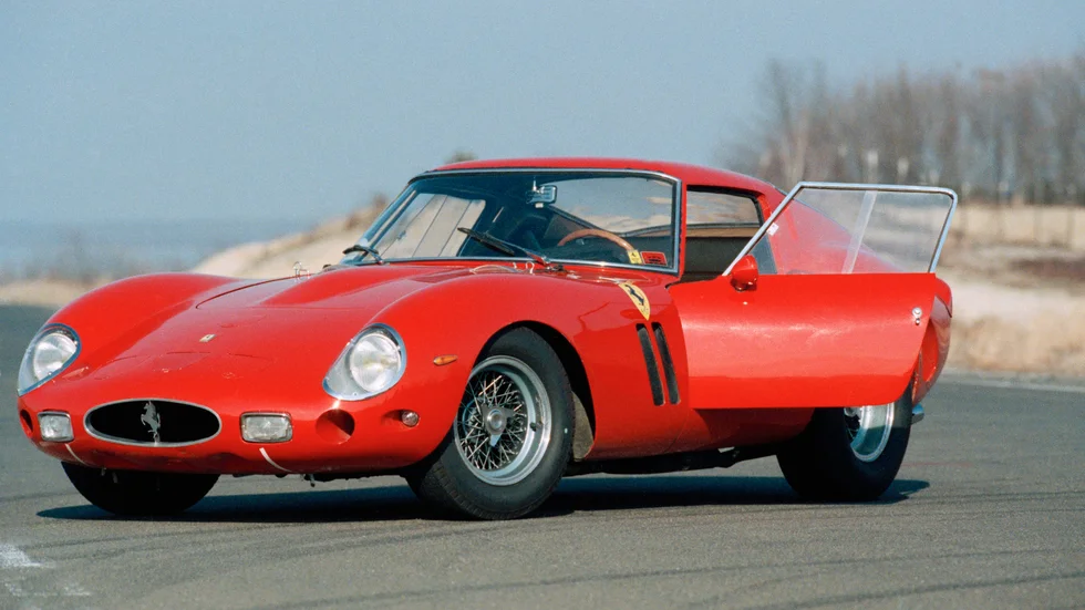 En klassisk Ferrari från 1962 av typen 250 Gran Turismo har sålts på auktion för motsvarande 560 miljoner svenska kronor. Det var mindre än väntat. Arkivbild.