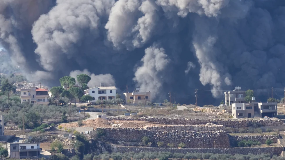 I början av november attackerade israeliskt flyg mål i södra Libanon efter beskjutning därifrån. På söndagen besköt. enligt israelisk militär, Iran-stödda gruppen Hizbollah Israel från platser i Libanon.