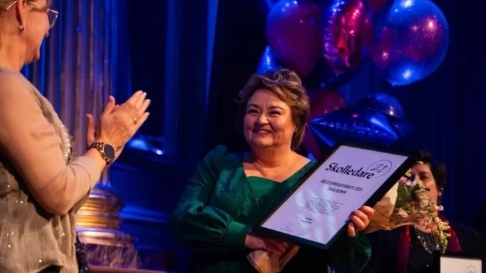 Grundskolechef Raija Ikonen prisades på årets skolledargala. 