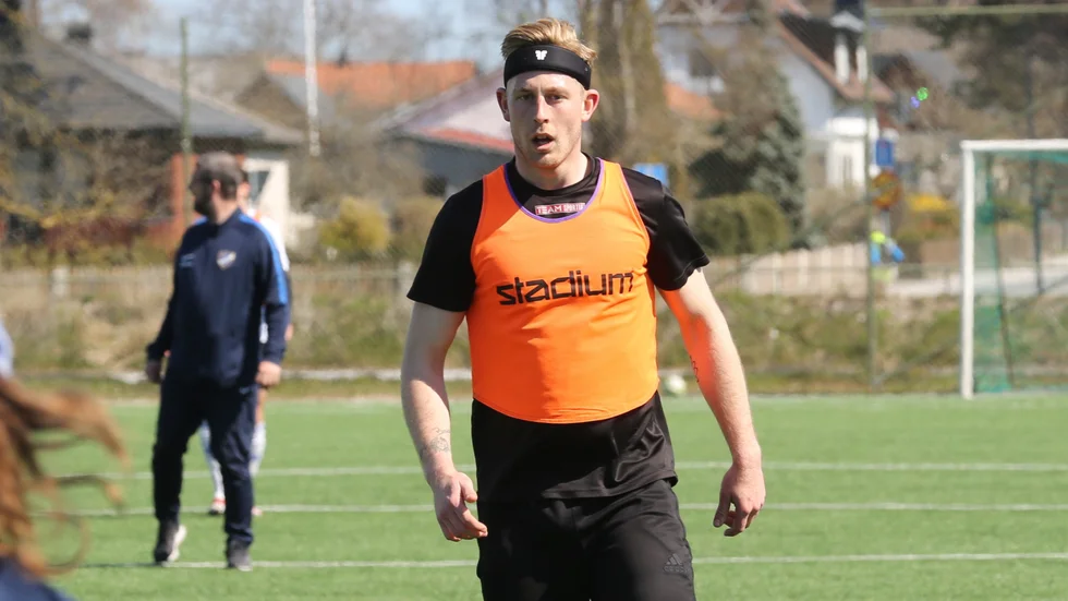 Elias Stenhoff återvänder till IFK Visby - som målvakt.