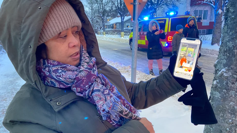 Frisören Lisa Ohlsson hade ett drygt tiotal av sina egna målningar på vernissage i sin salong som låg vägg i vägg med restaurang Mira. ”Alla är borta”, suckar hon.