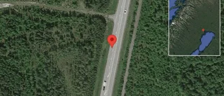 Stillastående personbil på E4 - problem i trafiken