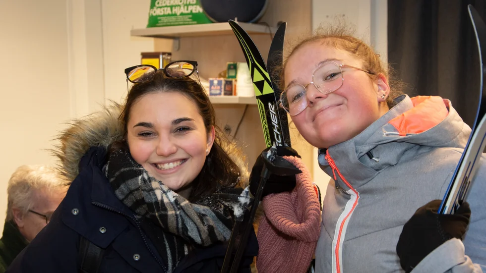 Alessia Ravelli och Camille Jaeger uppskattar Fritidsbanken.