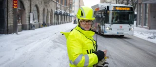 Lovisa, 22, jobbar ute hela dagen – har tre par underställ på sig