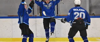 Forwarden frälste Clemensnäs – gjorde hattrick i första segern