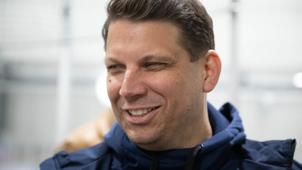 Josef Boumedienne går från att vara chefsscout till assisterande tränare i NHL-klubben Columbus. I våras (bilden) fungerade han som assisterande general manager och ansvarig för NHL-kontakter i Tre Kronor. Arkivbild.