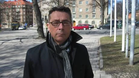 CHEF. Hanns Rodell heter den förste chefen och verksamhetsledaren för stiftelsen Bergmangårdarna. Han kommer närmast från en befattnings som program- och planeringschef för Sveriges Radios Symfoniorkester och börjar sitt nya arbete på Fårö den 1 juni. foto: stiftelsen bergmangårdarna foto: Xxxxx Xxxxxx