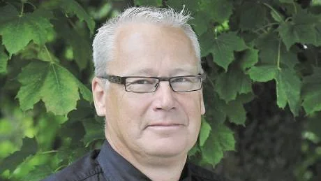 Lämnar ön. Efter en tid med vikarier blev Torsten Jakobsson i juli 2008 ny länsveterinär på Gotland. Nu lämnar han den tjänsten för samma befattning, fast i Östergötland.
