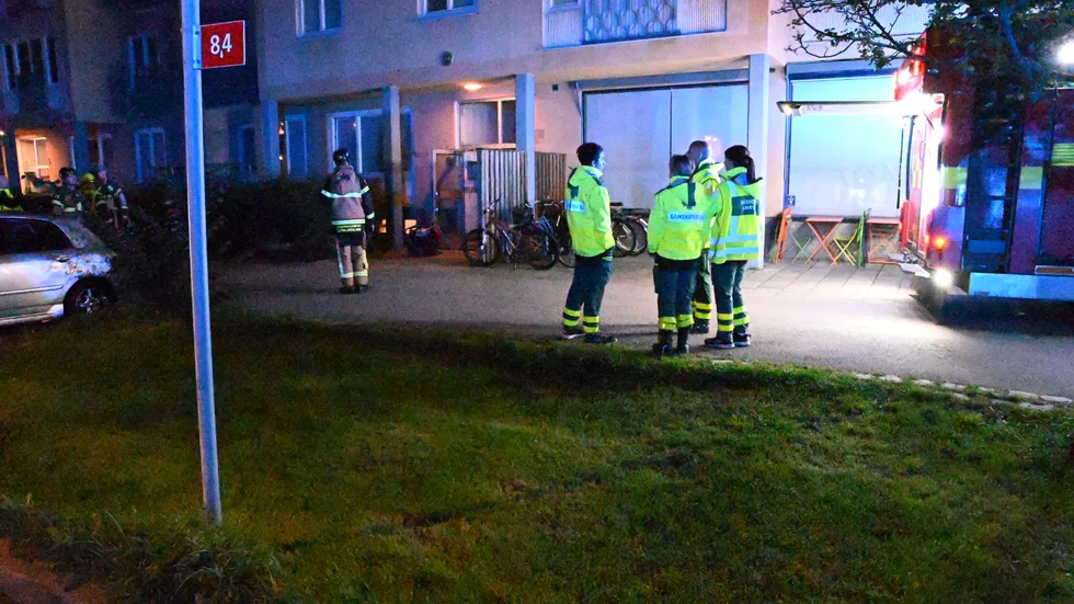 En mindre brand i en källare inträffade natten mot måndag.