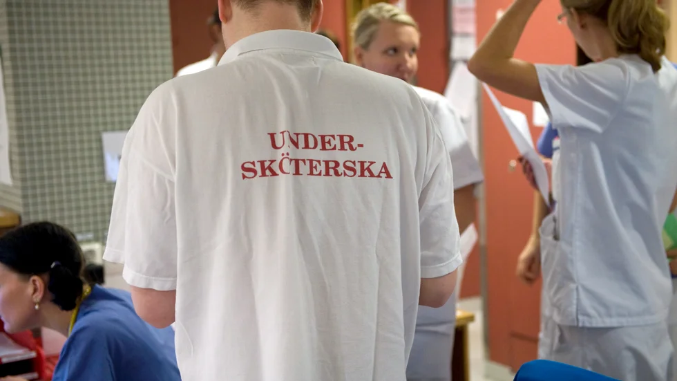 Förra året var det för få sökande till vård- och omsorgsprogrammet i Luleå för att lyckas fylla alla platser. Men i år har antalet sökande till utbildningen ökat. "Vi är glada för att det är fler sökande i år än förra året, det är positivt", säger rektorn Urban Nordh. (Bilden är en genrebild)