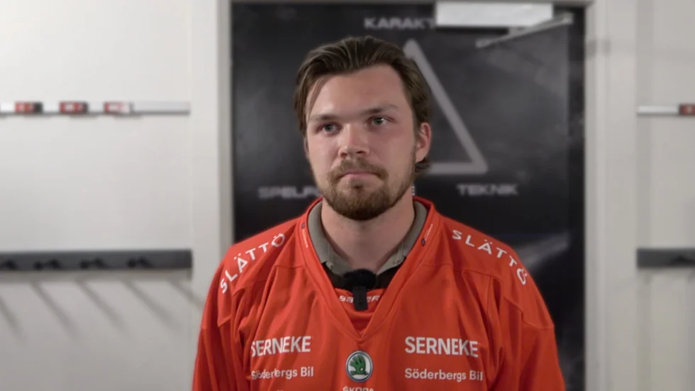 Högerfattade forwarden David Ojamäe, som bland annat spelat juniorhockey i klassiska Brynäs, är näste man in i Vita Hästens nysatsning. 