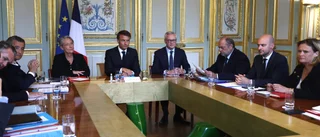 Macron ska träffa över 220 borgmästare