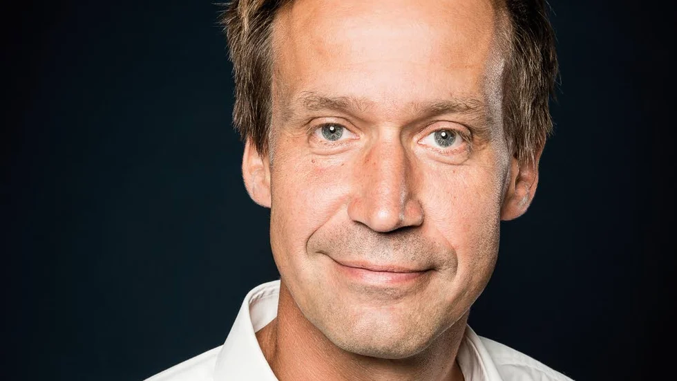 Den tyske litteraturkritikern Volker Weidermann har skrivit om en grupp författare som samlades i den belgiska badorten Oostende, på flykt undan nazisterna sommaren 1936.