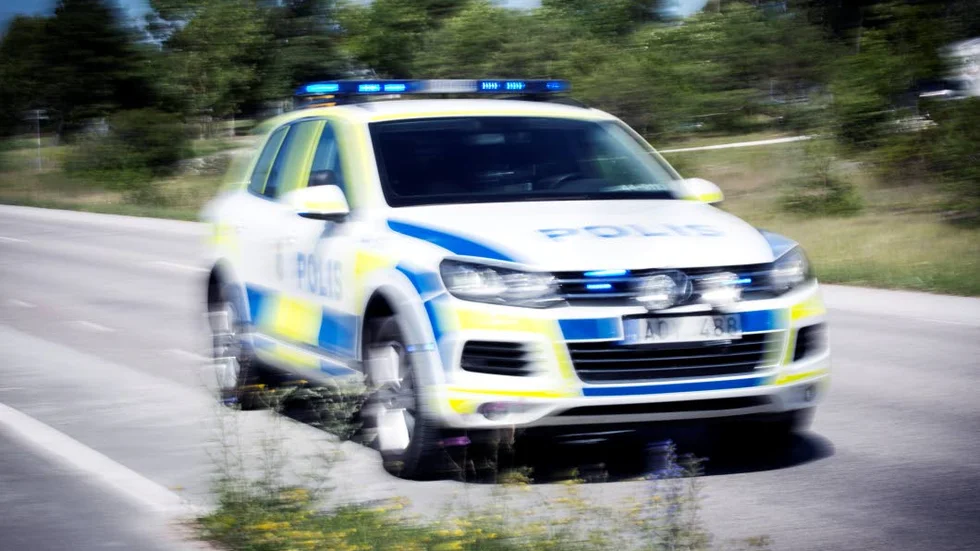 Lås om er! Polisen manar till skärpt uppmärksamhet. Tjuvar som riktar in sig på att stjäla verktyg från låsta containrar härjar, inbrott rapporteras från Gällivare och Långträsk.