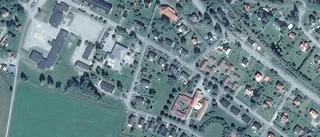 31-åring ny ägare till hus i Ärla - prislappen: 1 825 000 kronor
