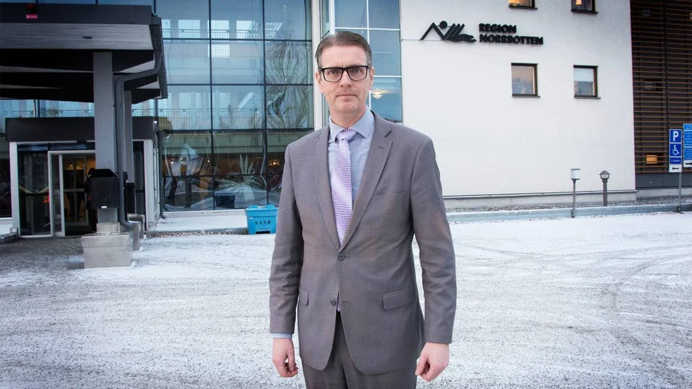 Mattias Karlsson, moderat riksdagsman från Luleå, har motionerat om licensjakt på säl. Det bedömer han skulle stoppa ökningen av säl. Ska populationen minska krävs ytterligare åtgärder som exempelvis skottpengar på sälen, menar Karlsson.