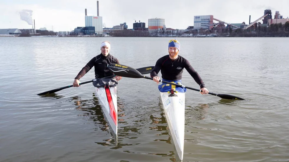Stjärnorna. Joel Elenius och Henrik Strand har stor variation på sin träning just. De kan åka skidor på förmiddagen och paddla på eftermiddagen.