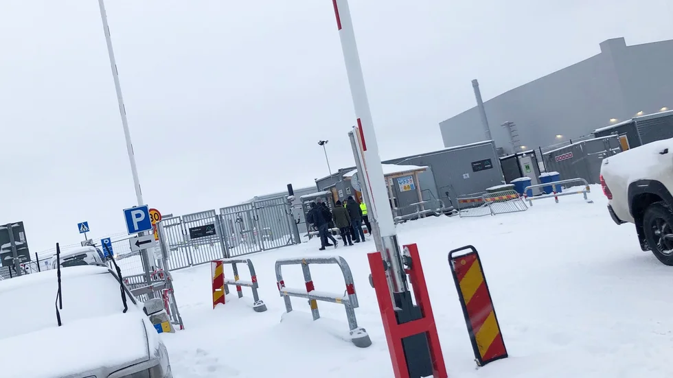 Det var den 25 november 2021 som en myndighetsinsats gjordes på Northvolts byggarbetsplats.
