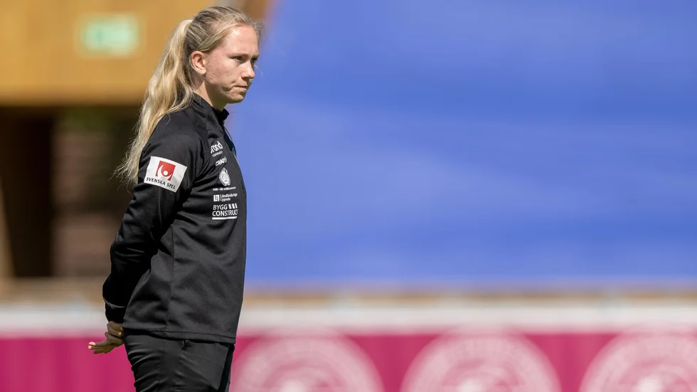 Hanna Spets fick kliva in som assisterande tränare för Uppsala fotboll efter att Jonas Valfridsson lämnat.