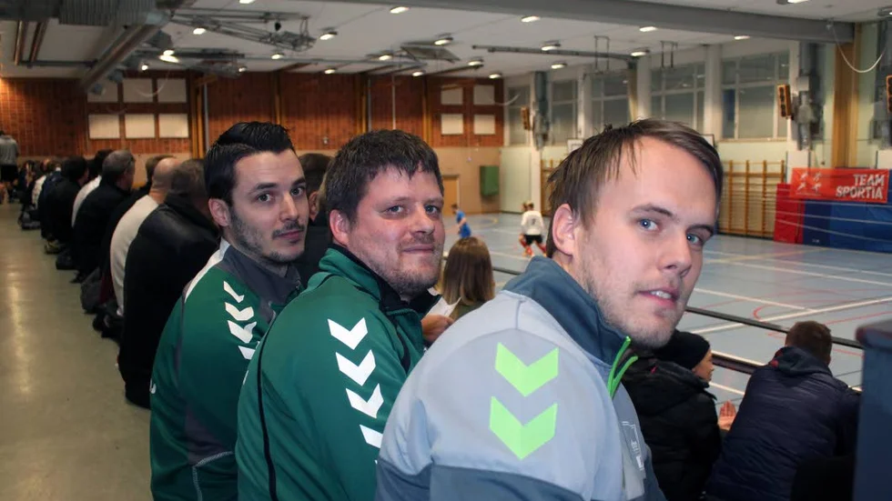 NYA LEDARE. Daniel Bergenstråhle går in bredvid materialaren Daniel Sandberg och Fredrik Lind i VGIF:s herr-organisation.