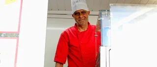 Kamal, 52, är mannen bakom matvagnen i Allén