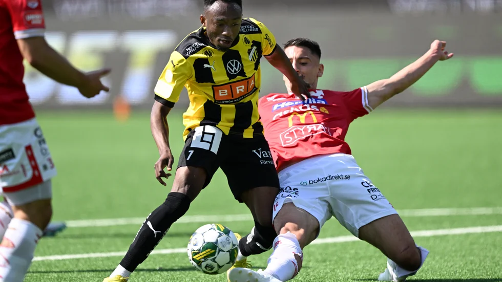 Bénie Traore i farten mot Degerfors i helgen. Traore står på åtta gjorda mål hittills i allsvenskan.