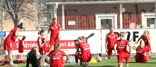 "Jossan" tränar i väntans tider – hyllar PIF-tjejerna