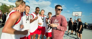 Tusentals såg basketfesten i hamnen