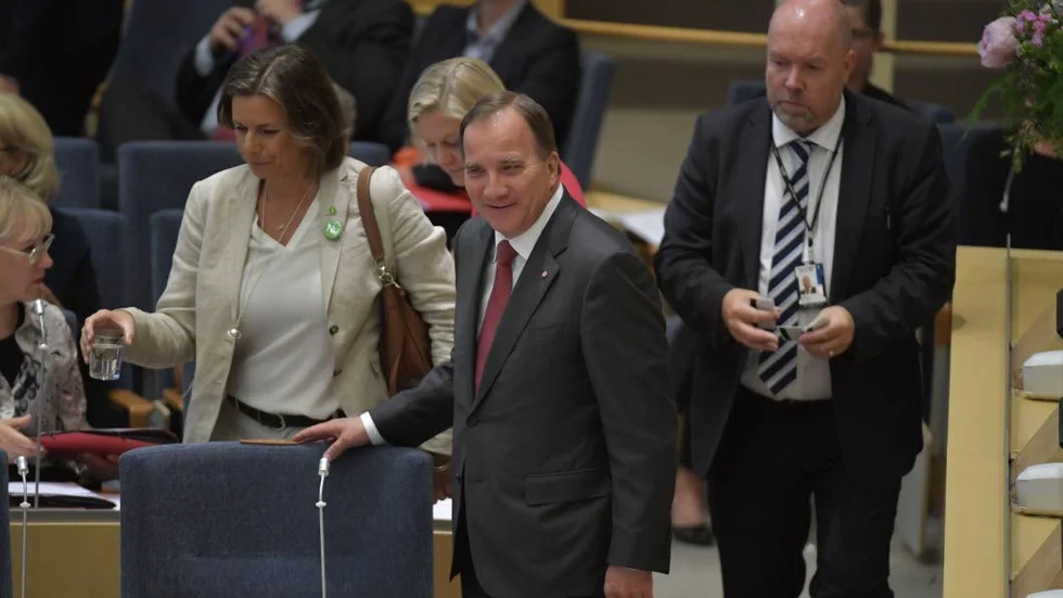 ”Visst är det bätter men int´ är det bra.” Statsminister Stefan Löfven (S) citerade skådespelaren och visdiktaren Allan Edwall (1924-1997) under onsdagens partiledardebatt i riksdagen.