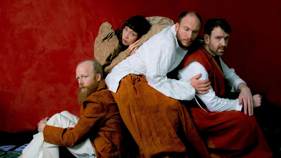 Den elektroniska popgruppen Little Dragon är skivaktuella med "Slugs of love." Pressbild.