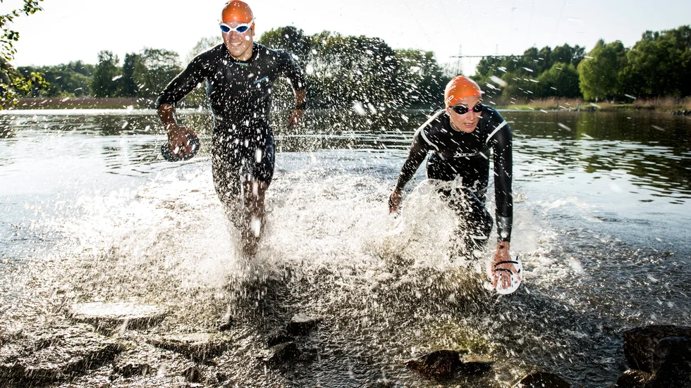 "Nyligen anmälde jag mig till Swimrun. Kroppen var tydlig med att detta inte var någon bra idé´. Knän, vader och rygg sa unisont: “Nej Markus, det här tycker vi inte om.”

 
 
 
 

 
