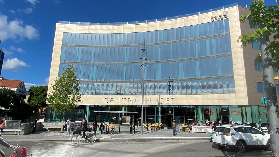 Förvaltningsrätten flyttar till Centralhuset vid järnvägsstationen. Nästa höst ska verksamheten vara i full gång här.