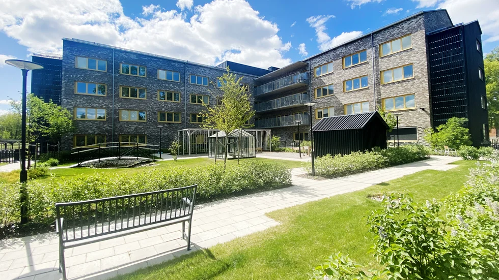 Detta är det enskilt största köpet av äldreboenden som har gjorts i Sverige skriver bolaget i ett pressmeddelande.