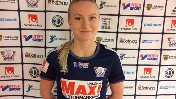 Knäskadad. Frida Elofsson skadade knäet i en match med Linköpings FC:s F19-lag i veckan. Det är oklart hur länge hon blir borta.