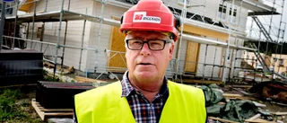 Han är med och styr över strejken