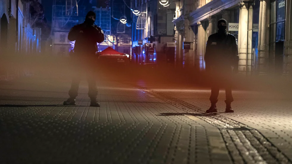 Minst tre personer dog i attacken, som utreds som ett terrorbrott. 