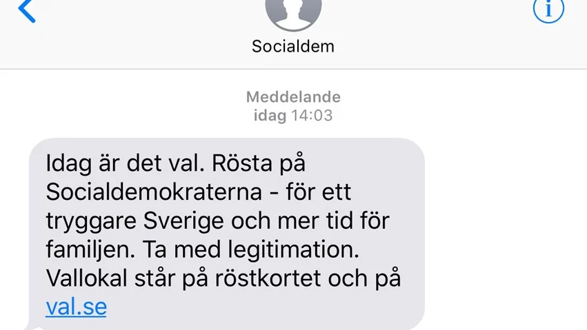 Ett av sms:en som Socialdemokraterna skickade ut på valdagen i år.