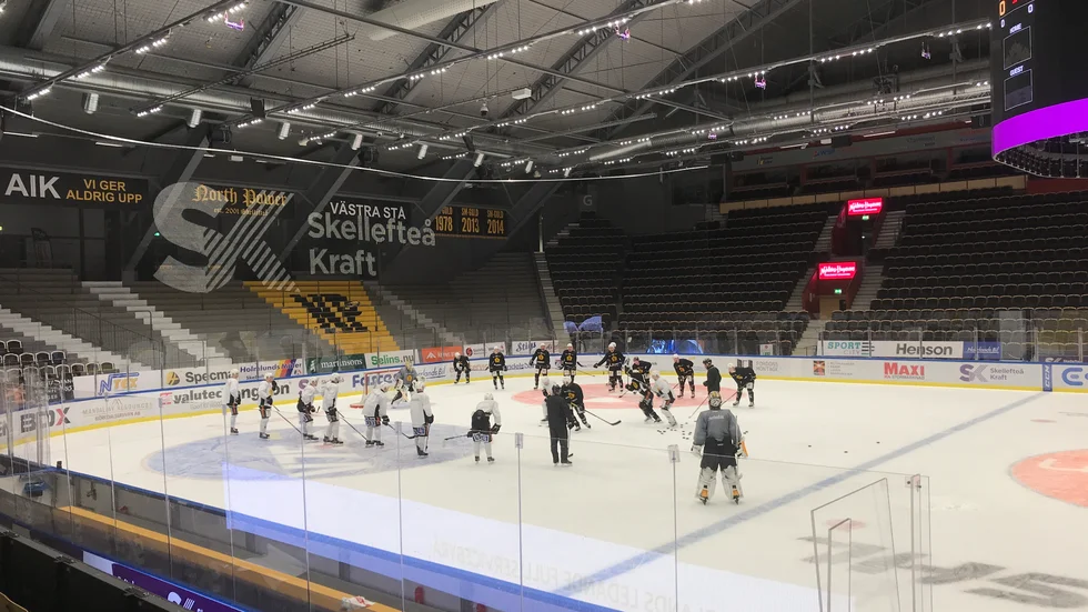 AIK på is under tisdag 25 september. 