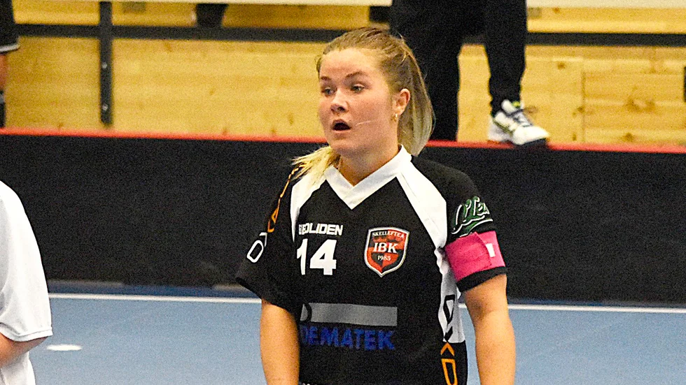 VIKTIG KUGGE. Lagkaptenen Alicia Lindqvist är viktigt för IBK och ligger just nu på tiondeplats i seriens poängliga. Foto: Roger Lindström.