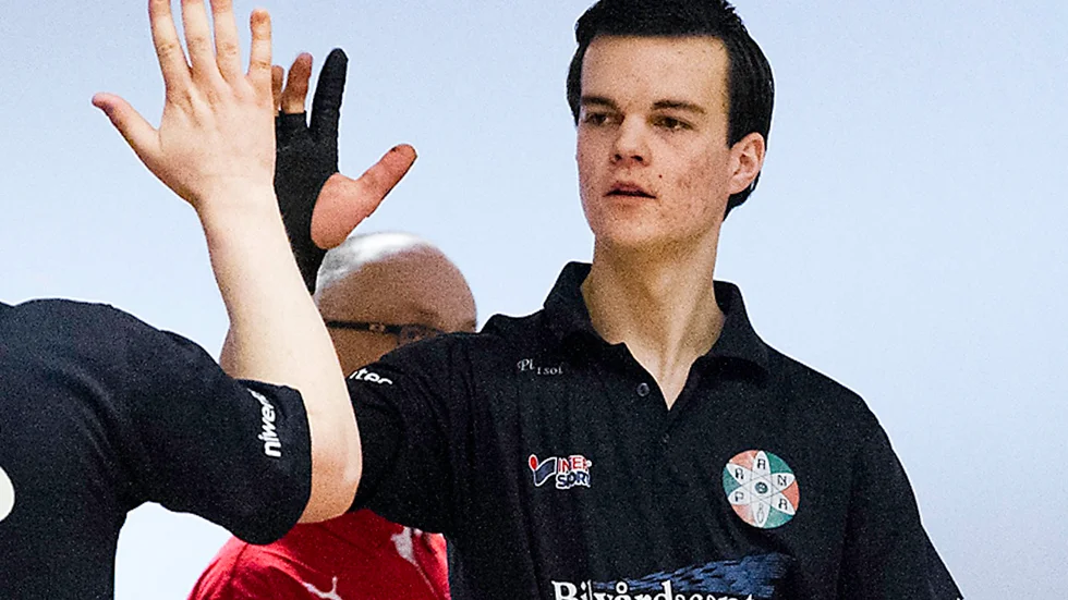 Lagledare. 17-åriga Emil Holmberg, Magnus grabb, är spelande lagledare i Prana. Foto: Camilla Öjhammar.