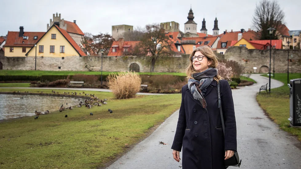 Louise Hoffman Borgö tillträdde nyligen som världarvssamordnare vid Region Gotland. Hon blir central i arbetet med att förverkliga de högt uppsatta målen i den tioåriga världsarvsstrategi som togs fram av Region Gotland för drygt ett år sedan. "Det är en omfattande och ambitiös plan, lite som en bibel för mitt arbete framöver", säger hon.