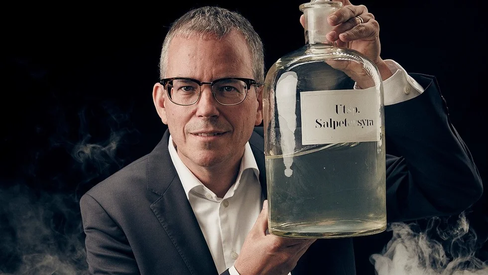 Ulf Ellervik har skrivit flera populärvetenskapliga böcker om naturvetenskap.