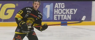 Västervikskillen om att dra på sig VH-tröjan i sin första seniormatch: "Lite märkligt"