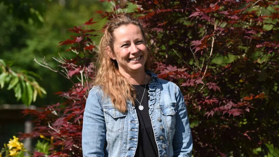 Finspångs kommun köper in en målning av Lotorpskonstnären Marie Åkerlund till Hällestadsgården. 