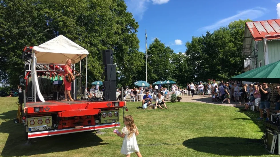 Uppträdanden. Arrangörerna vill fortsätta med musikframträdanden även om det innebär minus.