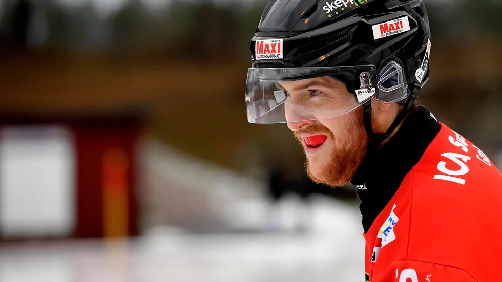 Albin Wretman blev tremålsskytt när Tjust Bandy spelade första träningsmatchen.
