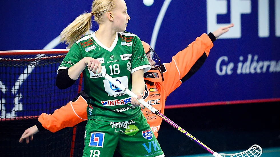 Defensiv kugge. Linn Mikaelsson, här i Dalen-dressen, har fått en viktig, defensiv roll i Rönnby.