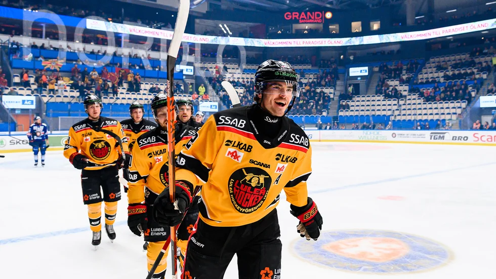 Oscar Engsund smällde in första målet för Luleå, efter Einar Emanuelsson assist och första poäng för säsongen.
