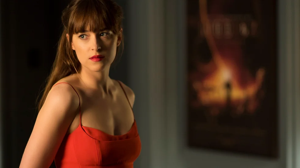 Dakota Johnson gör sin roll som Anastasia starkare än i första filmen. Foto: TT / Doane Gregory/Universal Pictures via AP